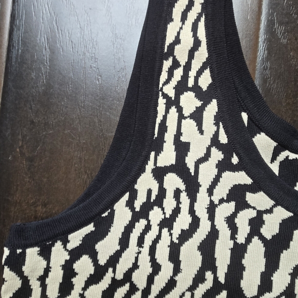 House of Harlow 1960 Black and White Women's Top - Picture 3 of 5